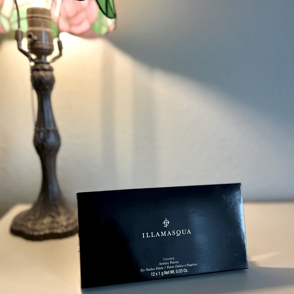ILLAMASQUA Unveiled Artistry Palette